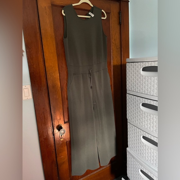 Spanx AirEssentials Jumpsuit in dark palm - Picture 5 of 9